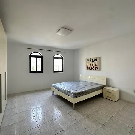 Budget Friendly In Swieqi - 10 Minutes Walk To Paceville & The Lejlighed