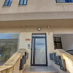 Budget Friendly In Swieqi - 10 Minutes Walk To Paceville & The 아파트 *