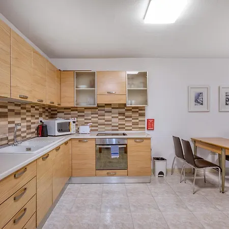 아파트 Budget Friendly In Swieqi - 10 Minutes Walk To Paceville & The