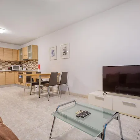 Budget Friendly In Swieqi - 10 Minutes Walk To Paceville & The *