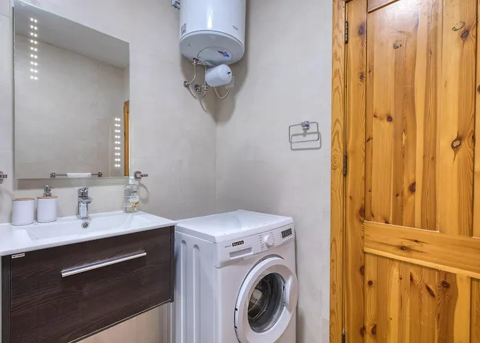 Budget Friendly In Swieqi - 10 Minutes Walk To Paceville & The アパート *