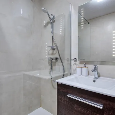 Apartamento Budget Friendly In Swieqi - 10 Minutes Walk To Paceville & The *