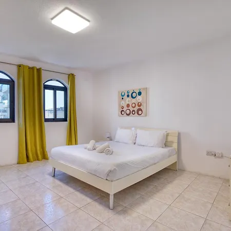 Budget Friendly In Swieqi - 10 Minutes Walk To Paceville & The St. Julian's