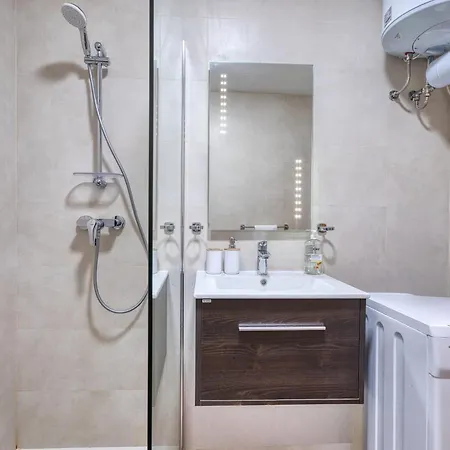 Apartamento Budget Friendly In Swieqi - 10 Minutes Walk To Paceville & The St. Julian's