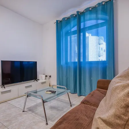 Apartamento Budget Friendly In Swieqi - 10 Minutes Walk To Paceville & The St. Julian's