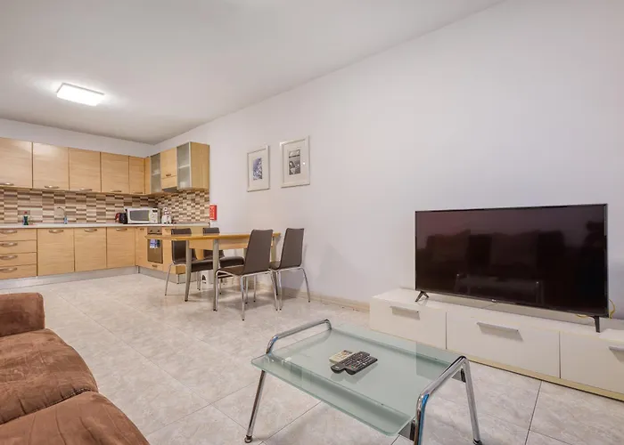 Budget Friendly In Swieqi - 10 Minutes Walk To Paceville & The *