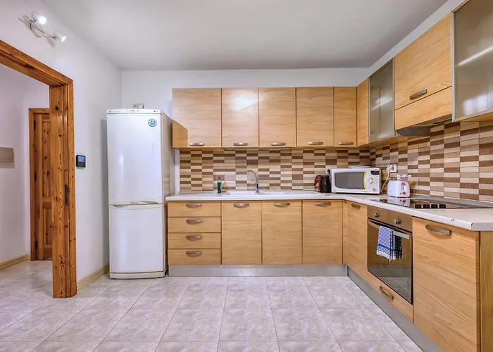 Budget Friendly In Swieqi - 10 Minutes Walk To Paceville & The * St. Julian's