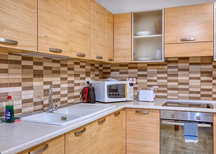 Budget Friendly In Swieqi - 10 Minutes Walk To Paceville & The St. Julian's